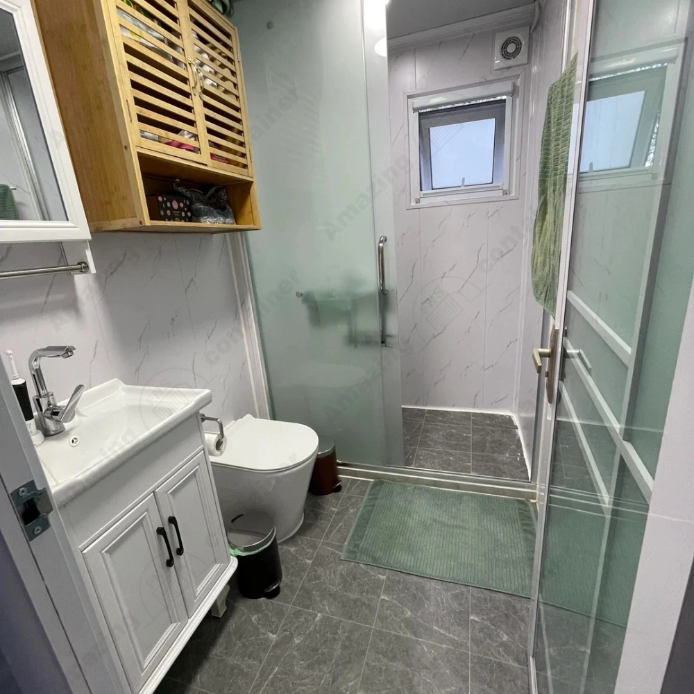 xpandable-house-living-room-interior-real-shot-amazingcontainer-15