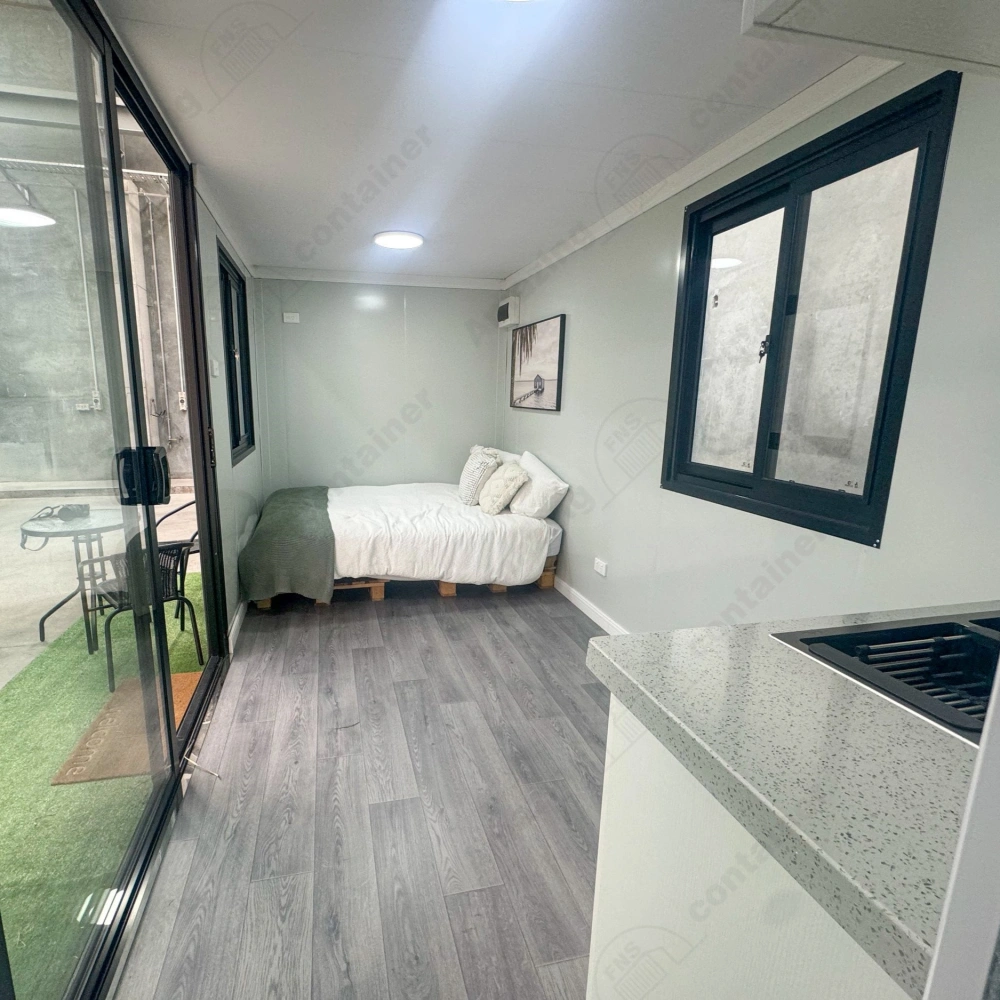 xpandable-house-living-room-interior-real-shot-amazingcontainer-17