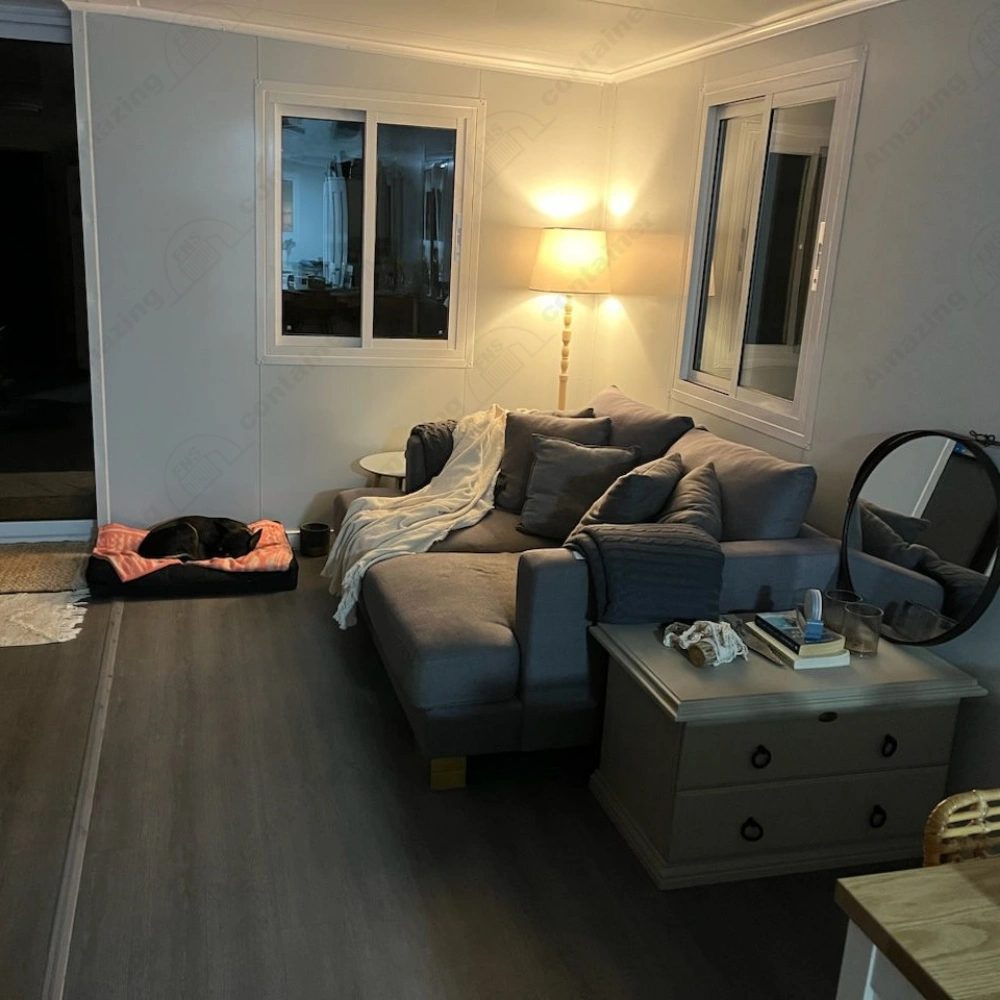 xpandable-house-living-room-interior-real-shot-amazingcontainer-2