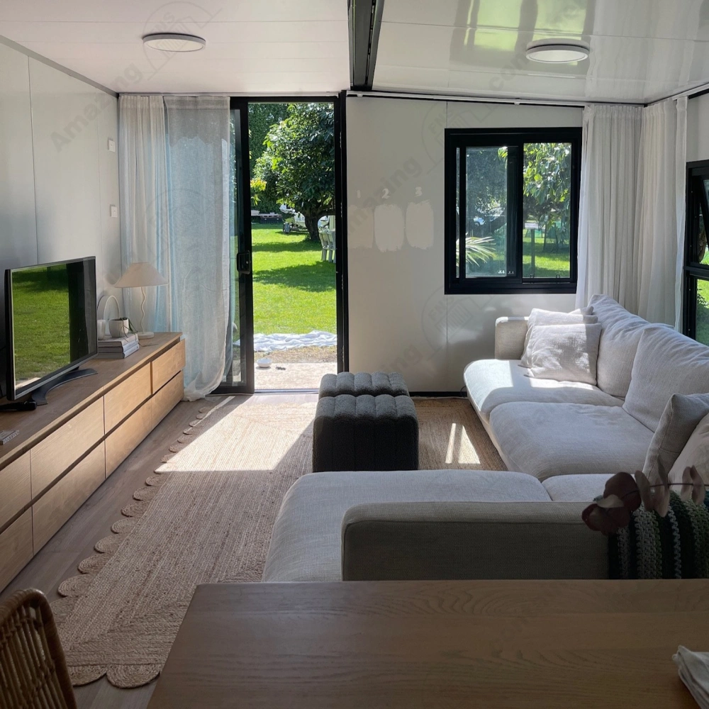 xpandable-house-living-room-interior-real-shot-amazingcontainer-22