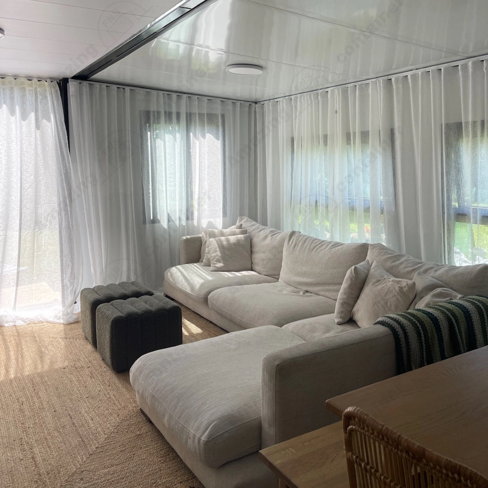 xpandable-house-living-room-interior-real-shot-amazingcontainer-23