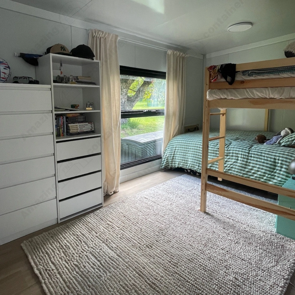 xpandable-house-living-room-interior-real-shot-amazingcontainer-26