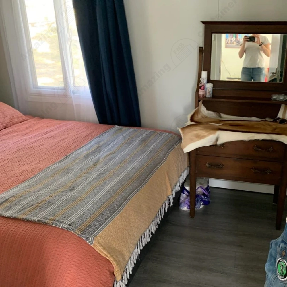 xpandable-house-living-room-interior-real-shot-amazingcontainer-31