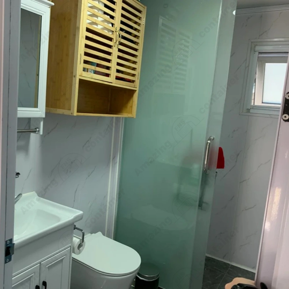 xpandable-house-living-room-interior-real-shot-amazingcontainer-34