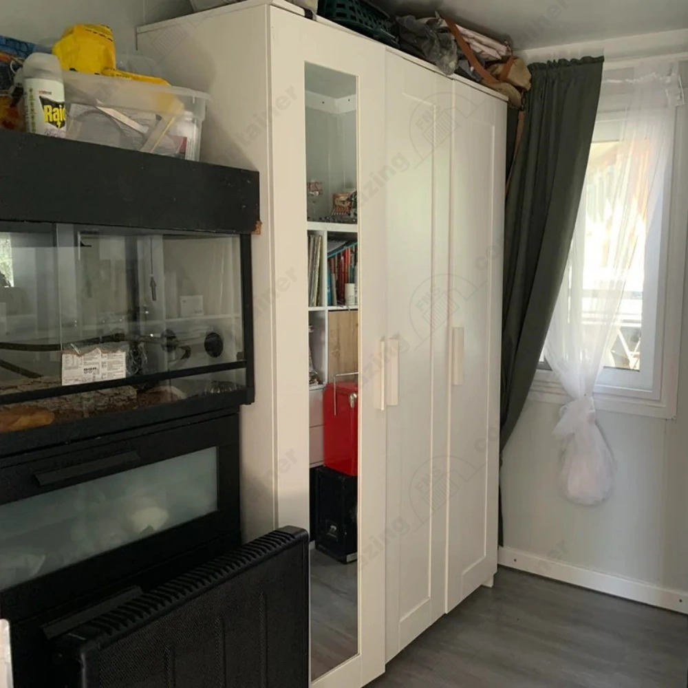 xpandable-house-living-room-interior-real-shot-amazingcontainer-39