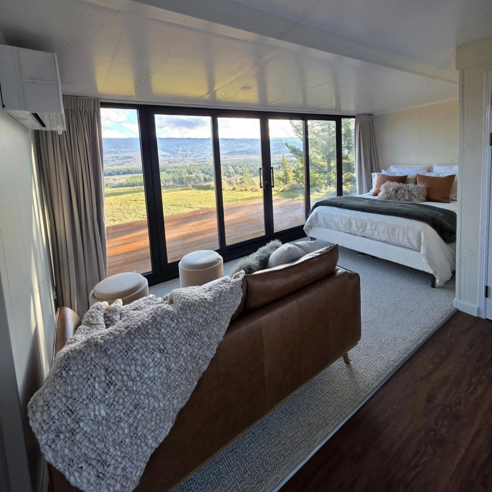 xpandable-house-living-room-interior-real-shot-amazingcontainer-5