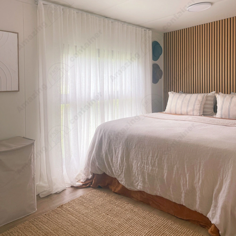 xpandable-house-living-room-interior-real-shot-amazingcontainer-6